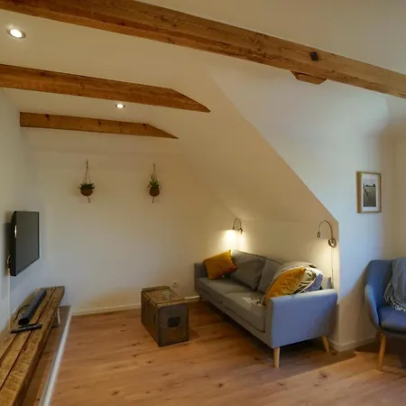 Raabennest - Bewusst Geniessen Junges Wohnen Im Alten Dorf Juebek